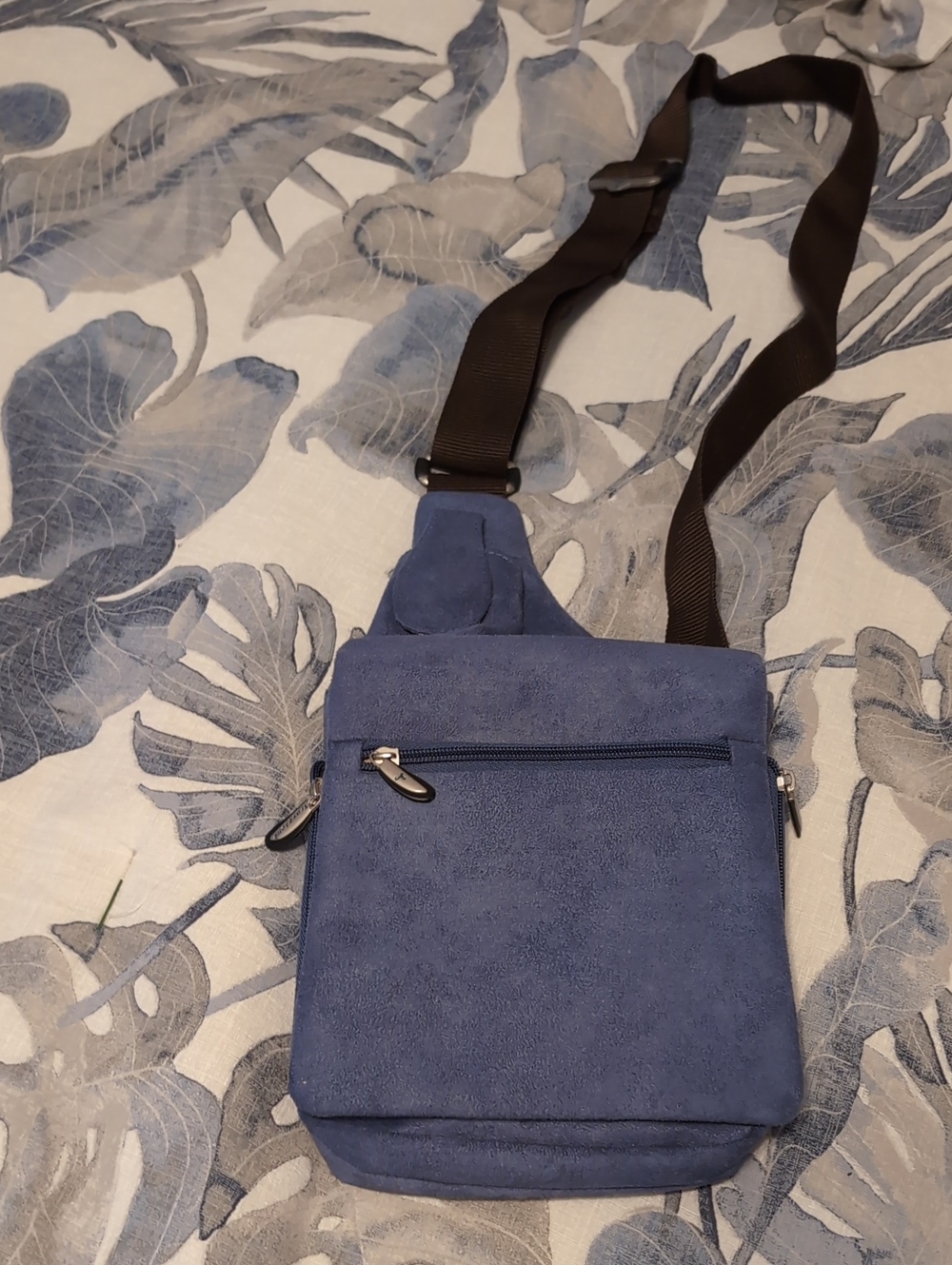 Travelon Crossbody Sling Bag  Casual Everyday Carry